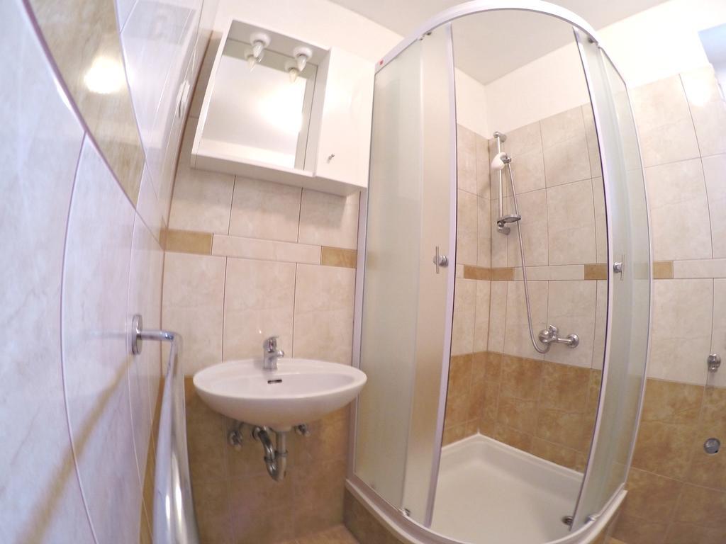 Apartments Gavran Baska Voda Phòng bức ảnh